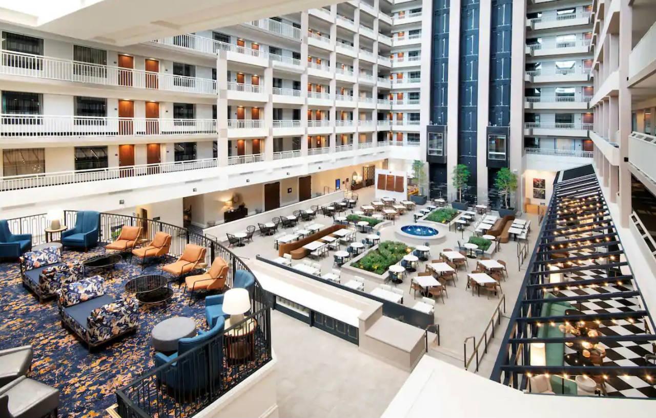 Embassy Suites By Hilton Atlanta Buckhead Exterior photo